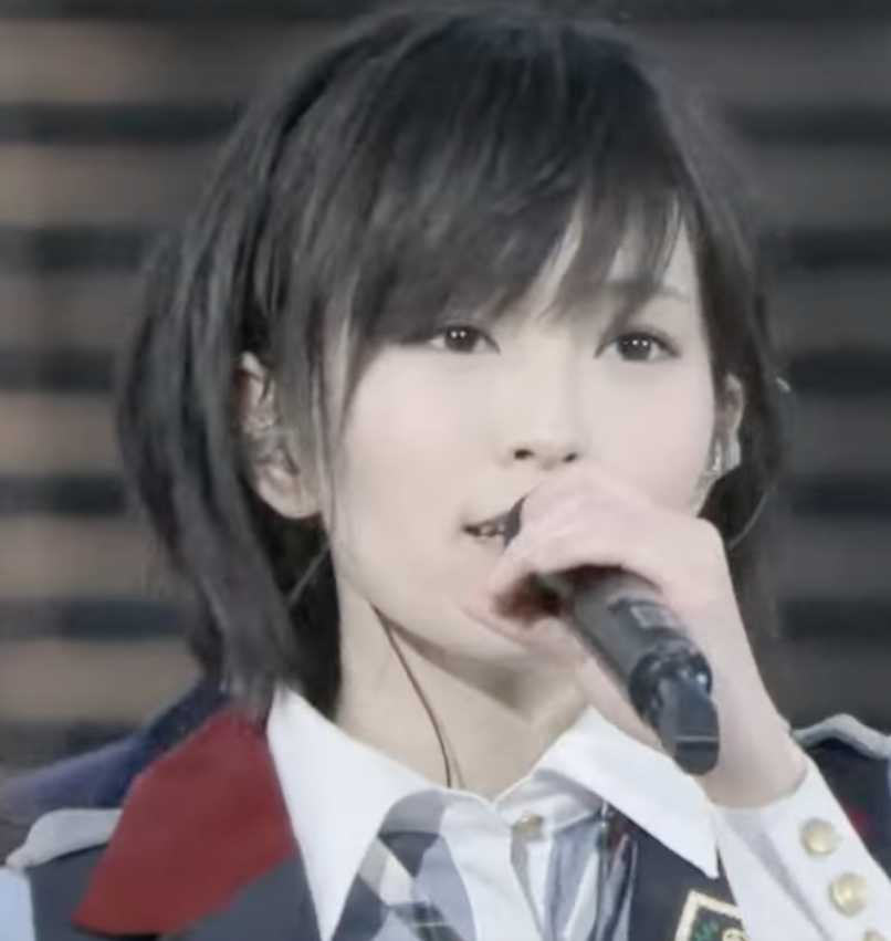 山本彩